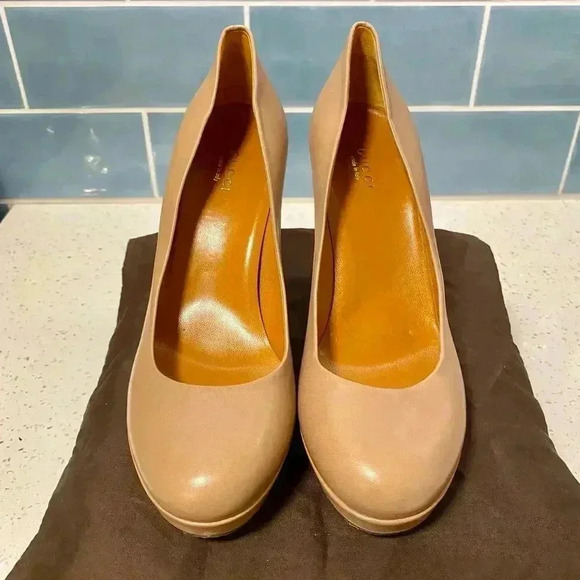 Gucci 269703 Nappa Charlotte Winter Rose Leather Pumps 39 With Box And Dust Bag - Picture 1 of 16